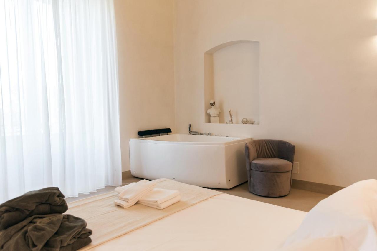 Villa Pesce 1820 Residenza D'Epoca & Spa คาโนซา ดิ พูเจลีย ภายนอก รูปภาพ